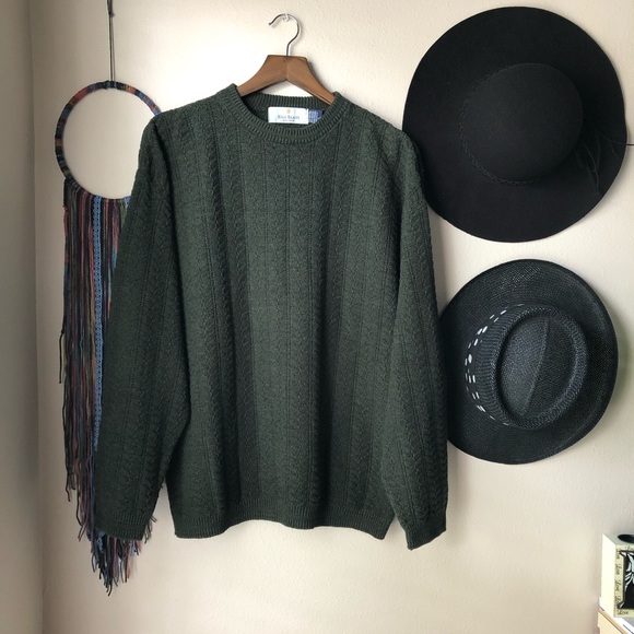 bill blass Other - Bill Blass Olive Green Sweater size L